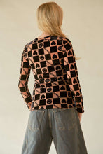 Load image into Gallery viewer, Heart Print Long Sleeve Top