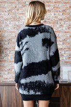 Load image into Gallery viewer, Abstract Pattern Contrast Feather Yarn Sweater