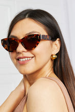 Load image into Gallery viewer, Tortoiseshell Acetate Frame Sunglasses