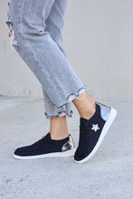 Load image into Gallery viewer, Star Lace-Up Flat Sneakers