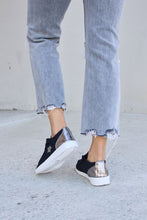 Load image into Gallery viewer, Star Lace-Up Flat Sneakers