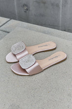Load image into Gallery viewer, New Day Slide Sandal