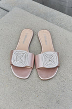 Load image into Gallery viewer, New Day Slide Sandal