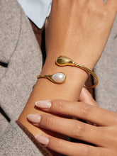 Load image into Gallery viewer, Harbor 18K Gold Non-Tarnish Open Cuff Stone Bracelet
