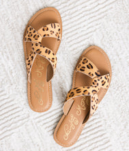 Load image into Gallery viewer, Conga Sandal in Leopard
