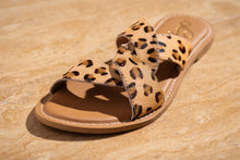 Load image into Gallery viewer, Conga Sandal in Leopard