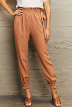 Load image into Gallery viewer, Tie Waist Cropped Pants