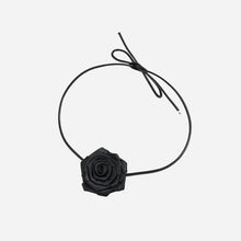 Load image into Gallery viewer, Rope Rose Shape Necklace