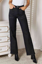 Load image into Gallery viewer, Straight Leg Jeans with Pockets