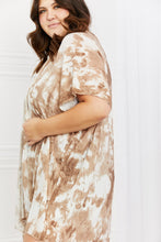 Load image into Gallery viewer, In The Sand Tie Dye Kimono