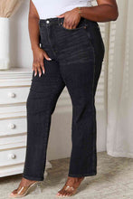 Load image into Gallery viewer, Straight Leg Jeans with Pockets