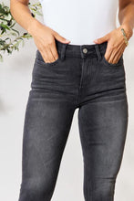 Load image into Gallery viewer, BAYEAS Cropped Skinny Jeans