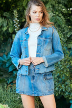 Load image into Gallery viewer, Button Up Raw Hem Denim Jacket