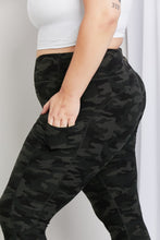 Load image into Gallery viewer, Camouflage Wide Waistband Pocket Leggings