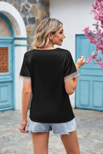 Load image into Gallery viewer, Contrast Trim Short Sleeve Plunge Blouse