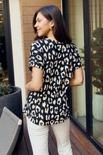 Load image into Gallery viewer, Leopard Round Neck Tee Shirt